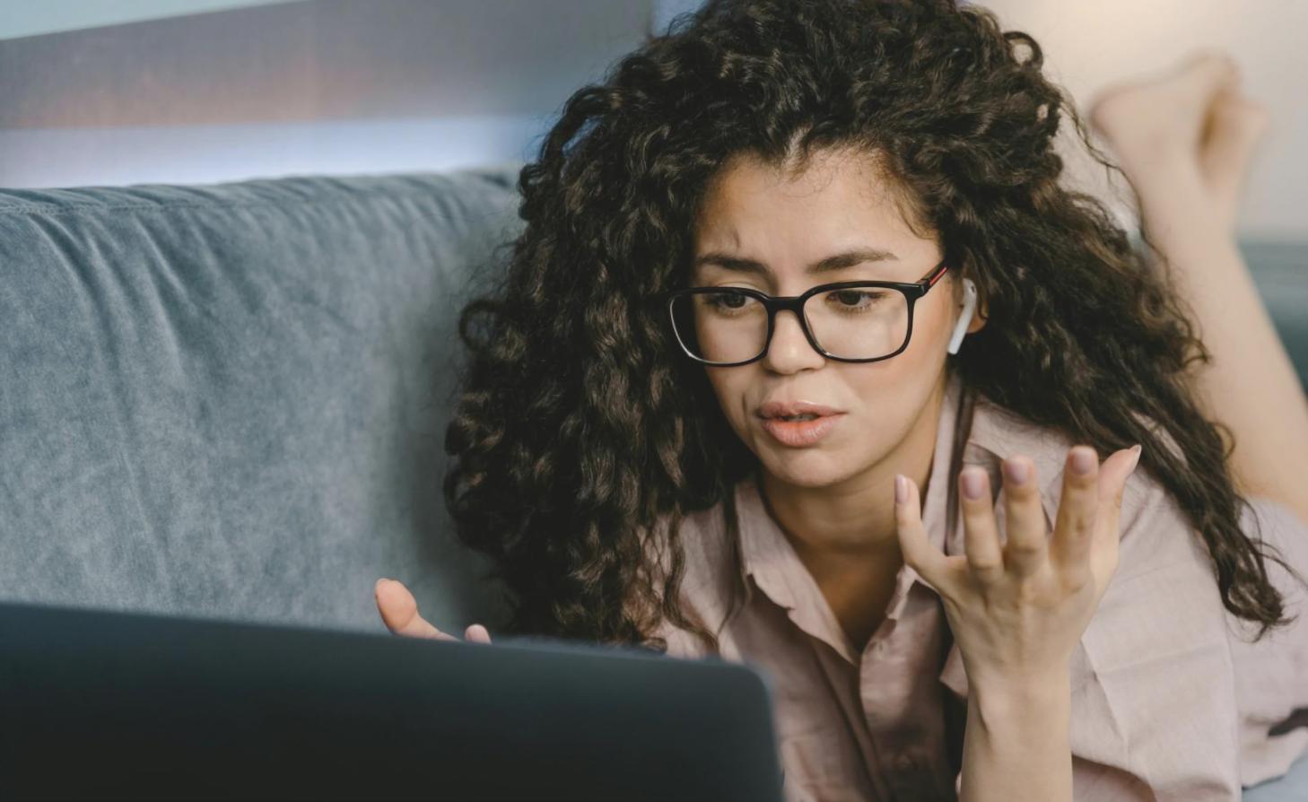 CodeStreamSys bug tracking interface showing detailed issue analysis and resolution workflow